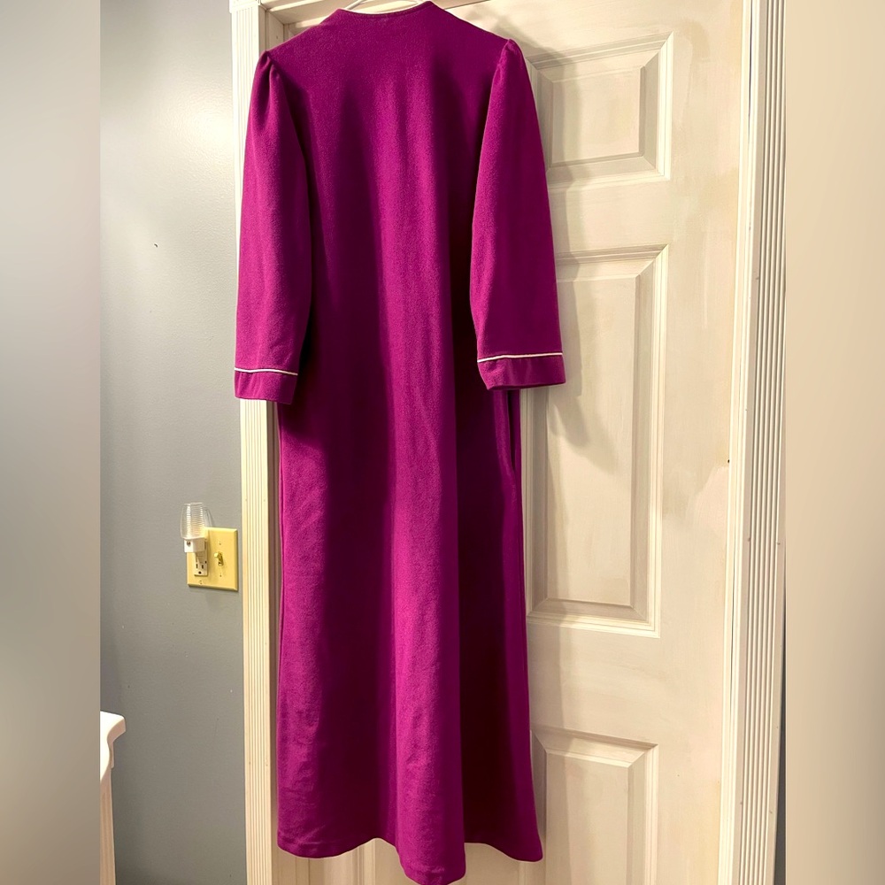 Heather Collection Purple Vintage Zip Up Nightgown Housecoat Robe w/ pockets - Picture 3 of 6